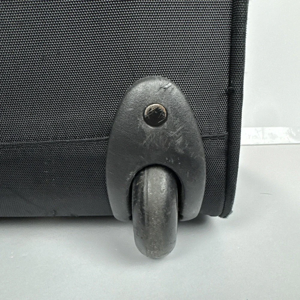 Samsonite shipped pre owned